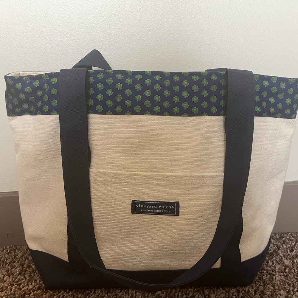 Vineyard  Vines Notre Dame Shamrock Tote